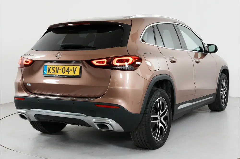 Mercedes-Benz GLA GLA 250 e AMG Line 218 pk PHEV uit 2022, foto 6