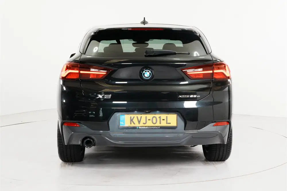 BMW X2 xDrive25e PHEV 220 pk uit 2023, foto 10