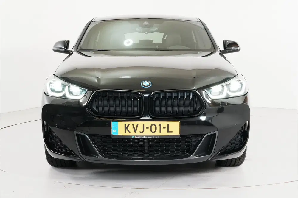 BMW X2 xDrive25e PHEV 220 pk uit 2023, foto 3