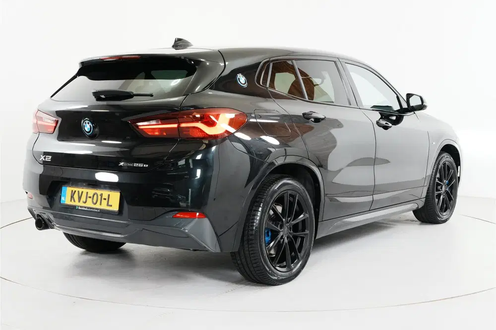 BMW X2 xDrive25e PHEV 220 pk uit 2023, foto 8