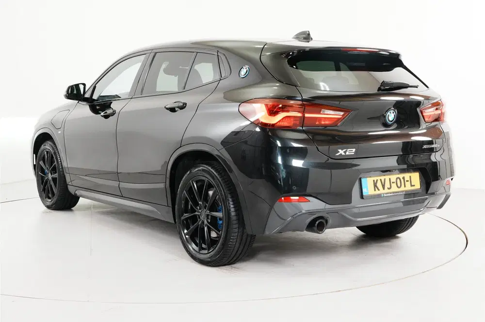 BMW X2 xDrive25e PHEV 220 pk uit 2023, foto 9
