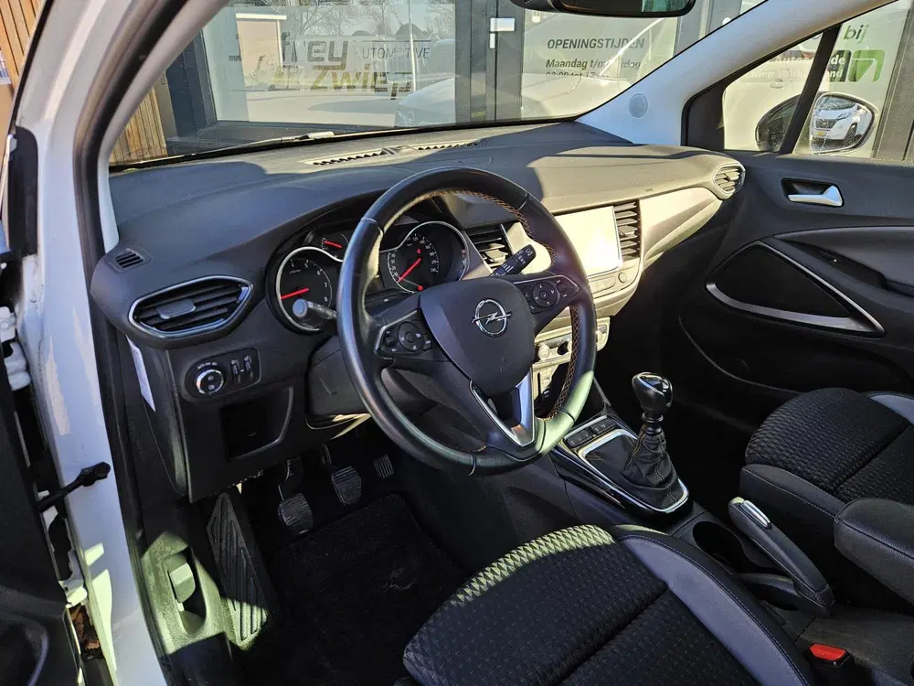 Opel Crossland 1.2 Turbo Innovation nieuwe riem. camera. uit 2019, foto 13