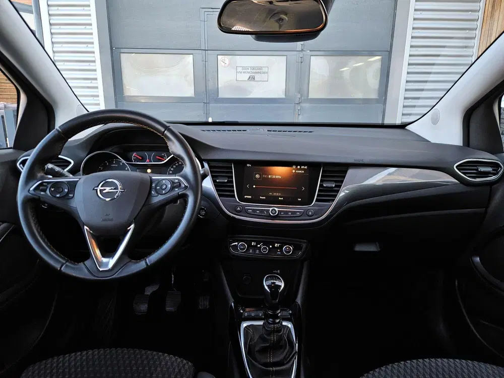 Opel Crossland 1.2 Turbo Innovation nieuwe riem. camera. uit 2019, foto 2