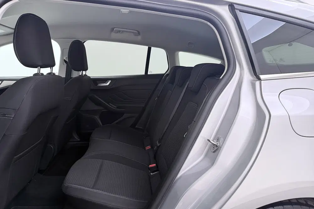 Ford Focus 1.0 EcoBoost Hybrid Titanium uit 2024, foto 8