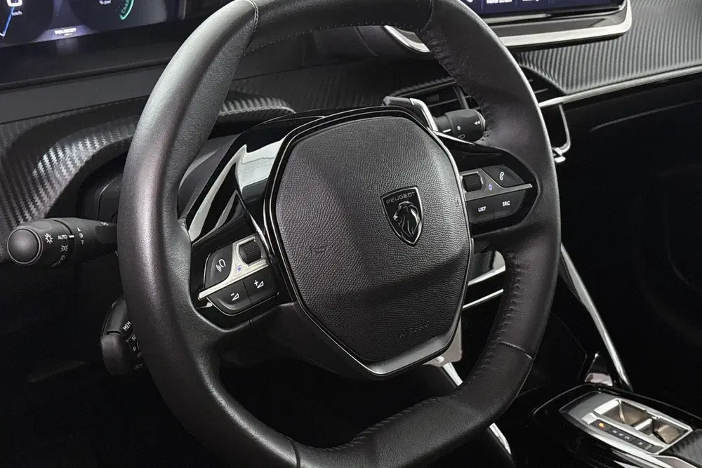 Peugeot 208 1.2 Hybrid 100 e-DCS6 Allure Apple CarPlay uit 2024, foto 11