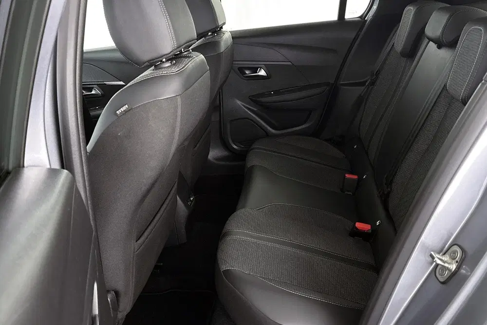 Peugeot 208 1.2 Hybrid 100 e-DCS6 Allure Apple CarPlay uit 2024, foto 8
