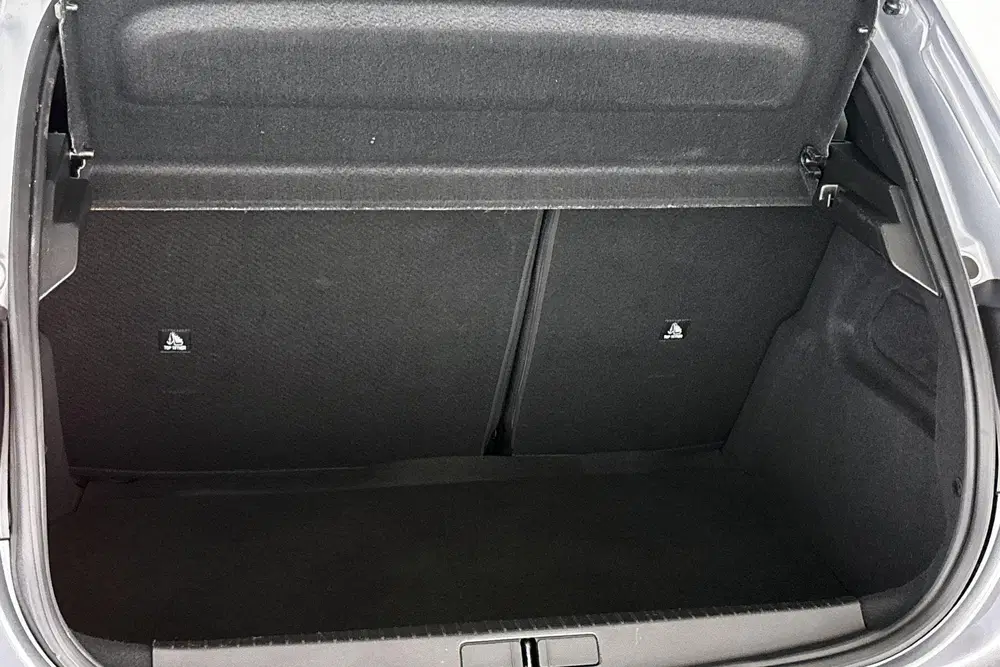 Peugeot 208 1.2 Hybrid 100 e-DCS6 Allure Apple CarPlay uit 2024, foto 9