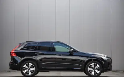 Volvo XC60 2.0 T6 Plug-in hybrid AWD Plus Dark Panora uit 2023