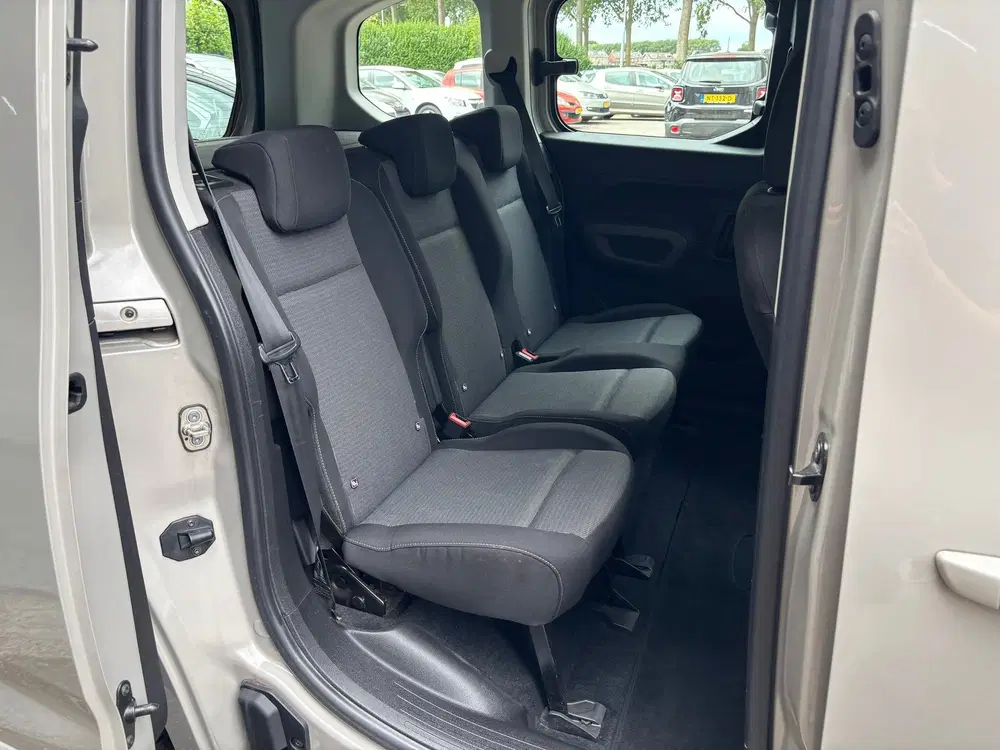 Toyota Proace City 1.2 Turbo Professional uit 2020, foto 13