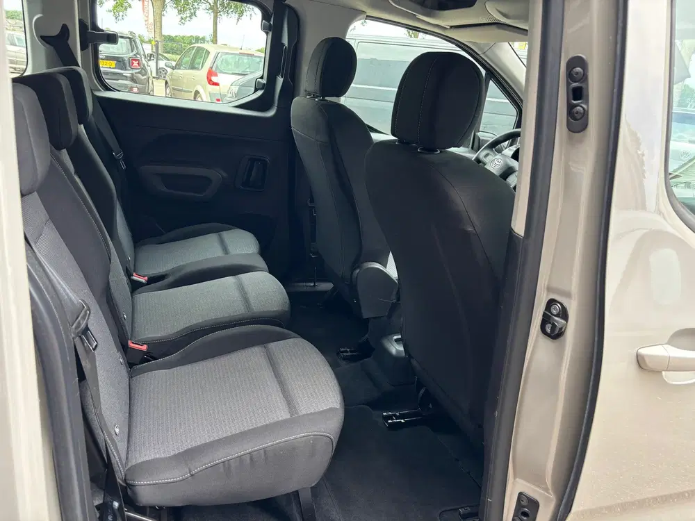 Toyota Proace City 1.2 Turbo Professional uit 2020, foto 14