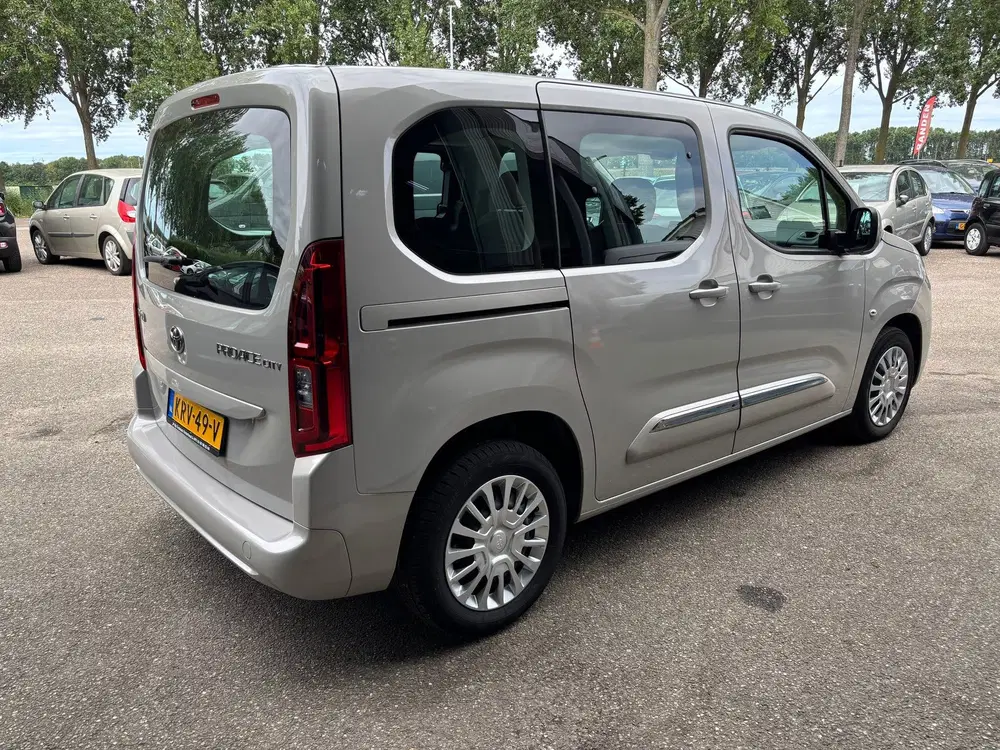 Toyota Proace City 1.2 Turbo Professional uit 2020, foto 5