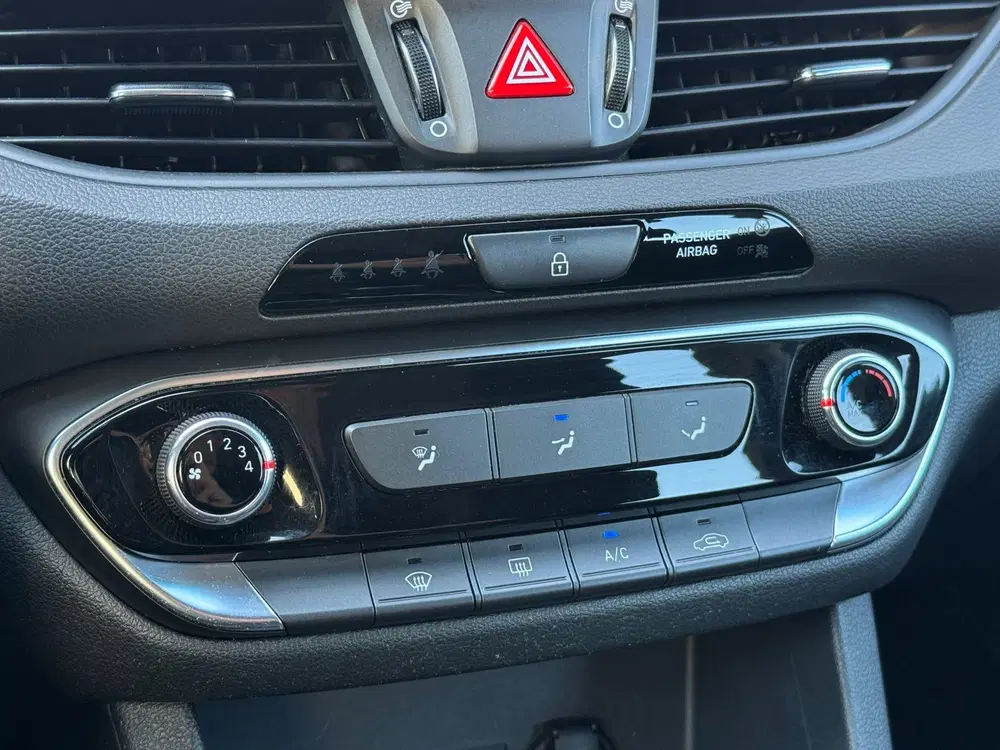 Hyundai i30 1.0 T-GDi Comfort CAR PLAY STL VERW STR VE uit 2020, foto 12