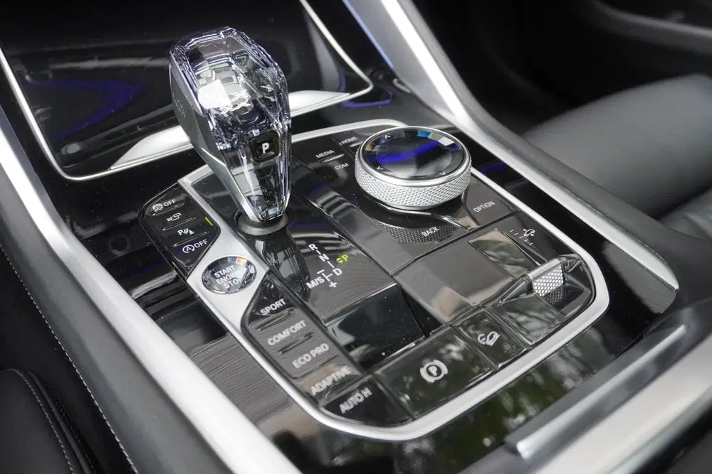 BMW X6 xDrive40i uit 2020, foto 12