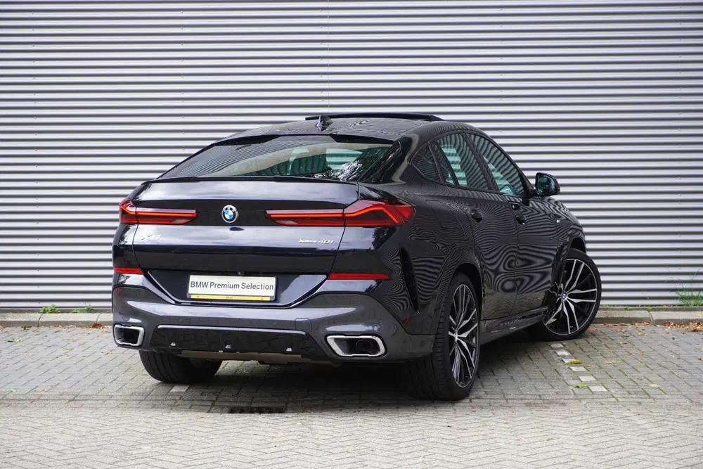 BMW X6 xDrive40i uit 2020, foto 2