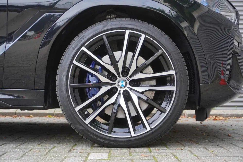 BMW X6 xDrive40i uit 2020, foto 6