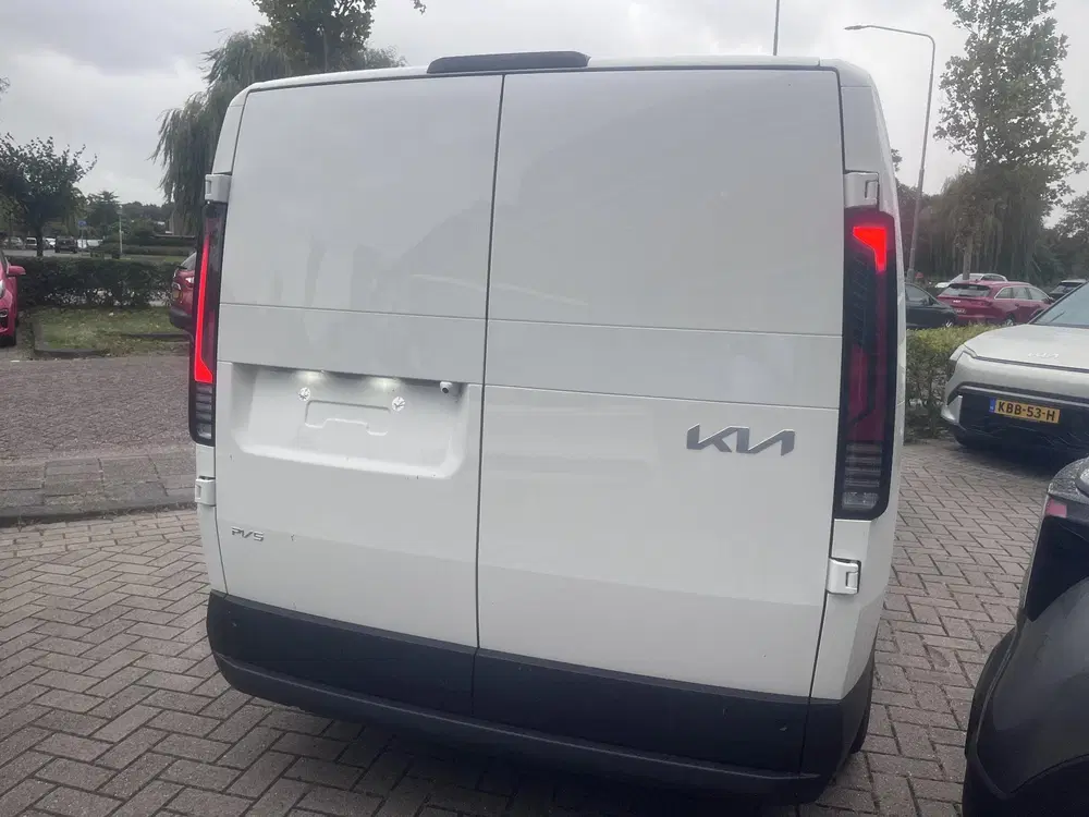 Kia PV5 L2H1 Elite Executive 71.2 kWh OP VOORRAAD uit 2026, foto 2
