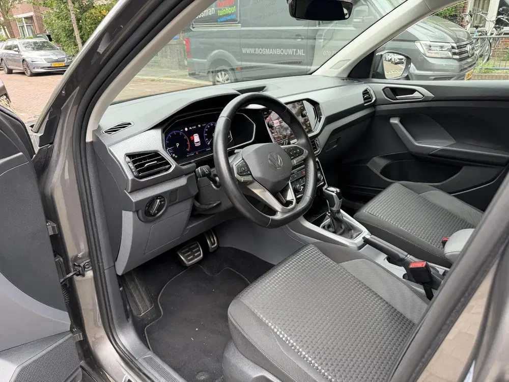Volkswagen T-Cross 1.0 TSI R-Line uit 2022, foto 10