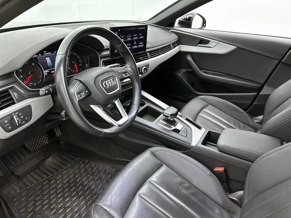 Audi A4 35 TFSI S uit 2021, foto 14