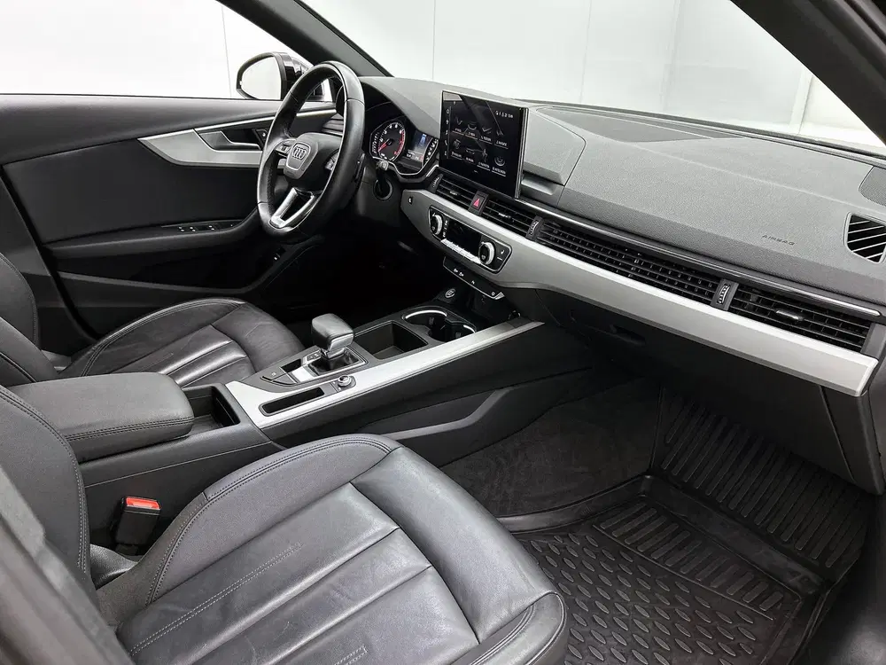 Audi A4 35 TFSI S uit 2021, foto 7