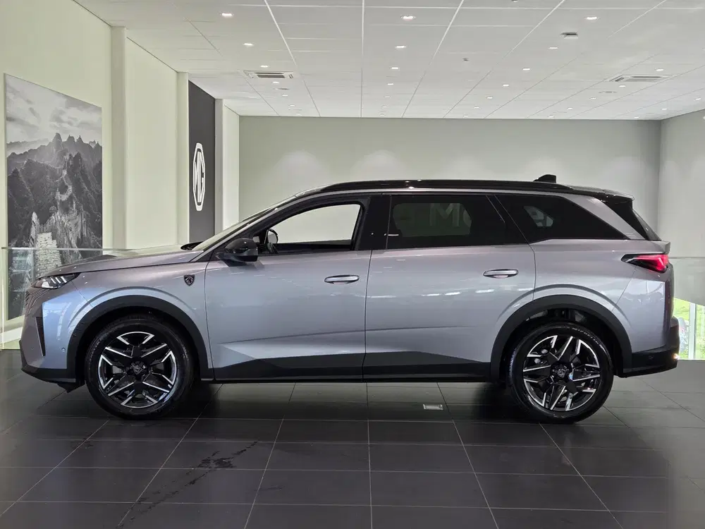 Peugeot 5008 1.2 Hybrid 145 GT 7p 7 persoons uitvoering uit 2025, foto 3