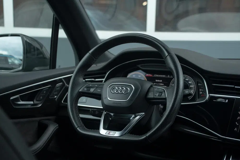 Audi Q7 55 TFSI e Quattro uit 2021, foto 9