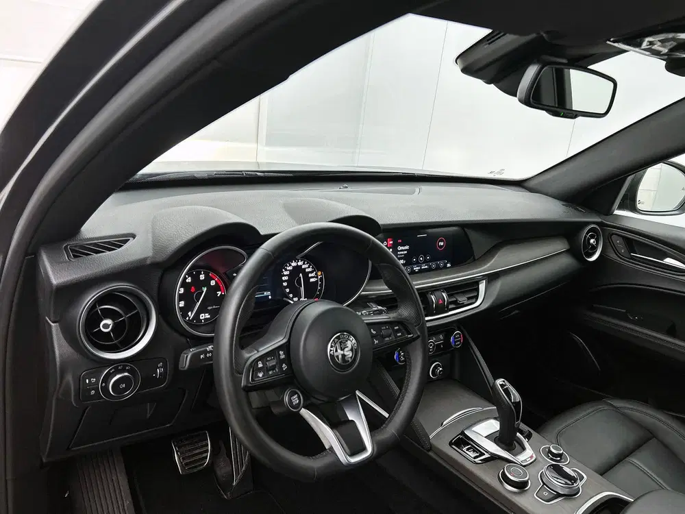 Alfa Romeo Stelvio 2.0 T AWD Ti Q4 uit 2022, foto 14