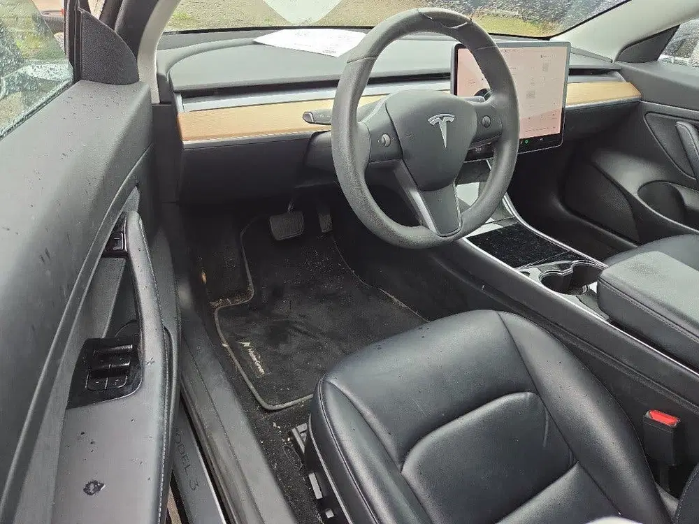 Tesla Model 3 Standard RWD Plus 86 uit 2019, foto 14