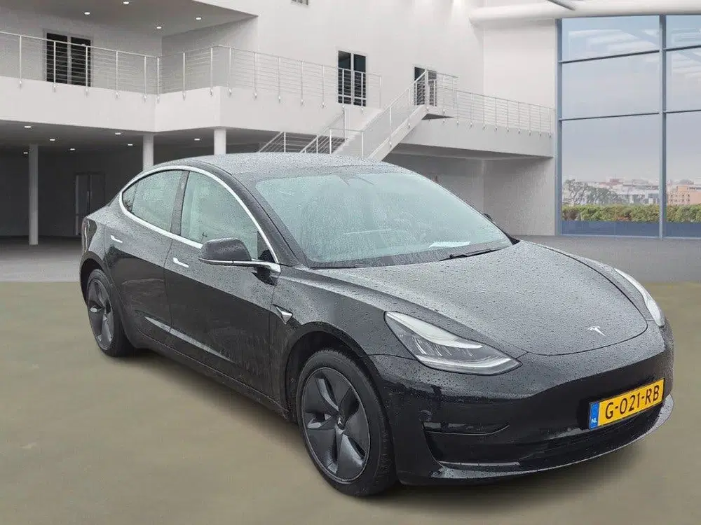 Tesla Model 3 Standard RWD Plus 86 uit 2019, foto 2