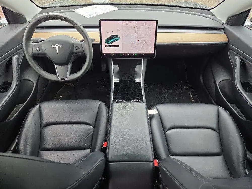 Tesla Model 3 Standard RWD Plus 86 uit 2019, foto 9