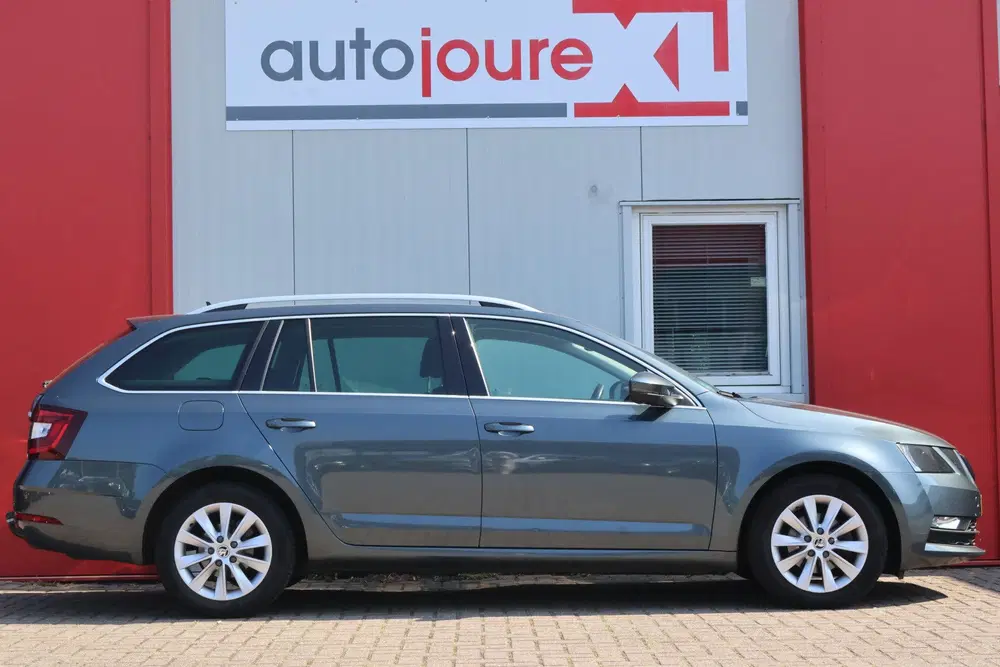 Skoda Octavia 1.6 TDI DSG Greentech Clever Edition uit 2020, foto 3