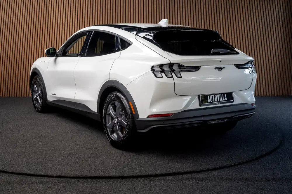 Ford Mustang Mach-E RWD 75 kWh B&O 360 Leder Metallic ACC uit 2022, foto 3