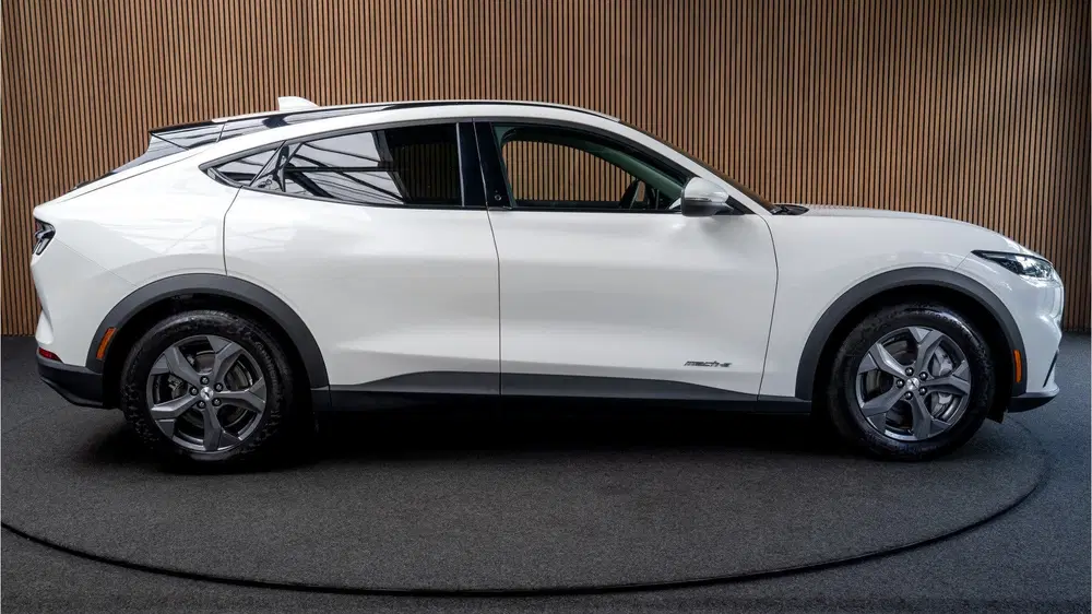 Ford Mustang Mach-E RWD 75 kWh B&O 360 Leder Metallic ACC uit 2022, foto 6