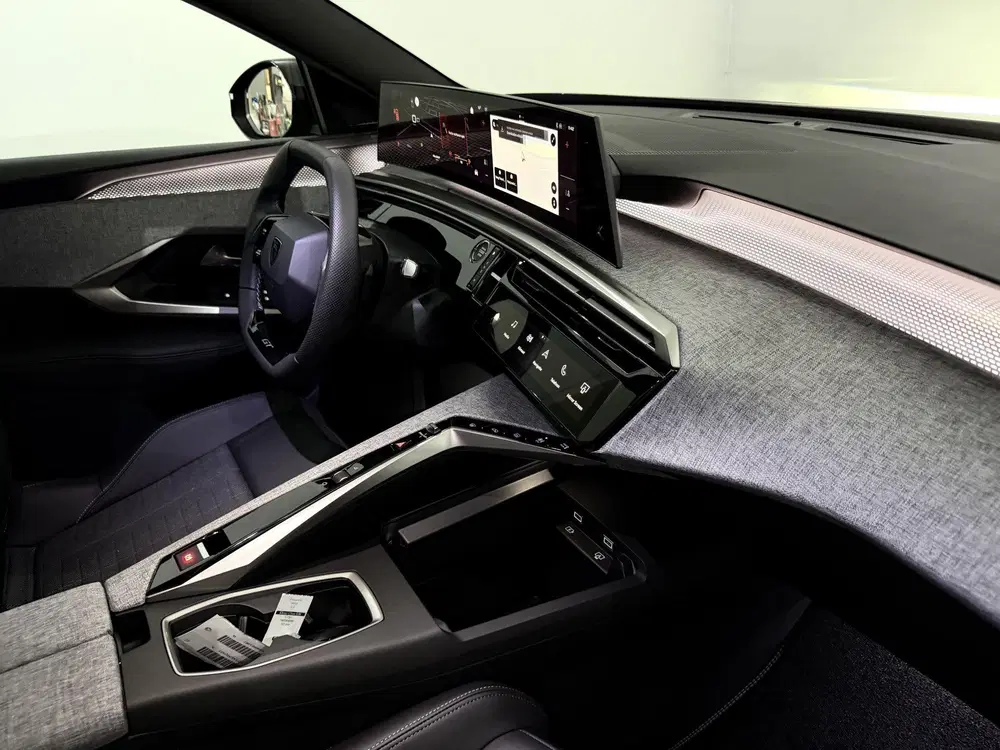 Peugeot 5008 1.2 Hybrid 145 GT 7P Camera uit 2026, foto 11