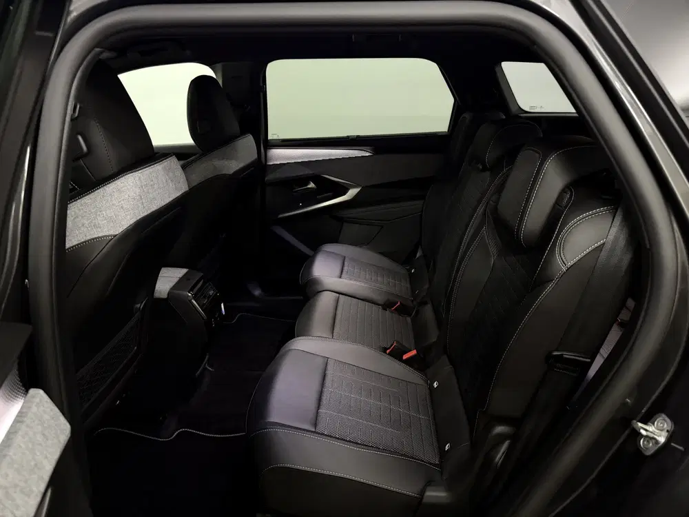 Peugeot 5008 1.2 Hybrid 145 GT 7P Camera uit 2026, foto 9