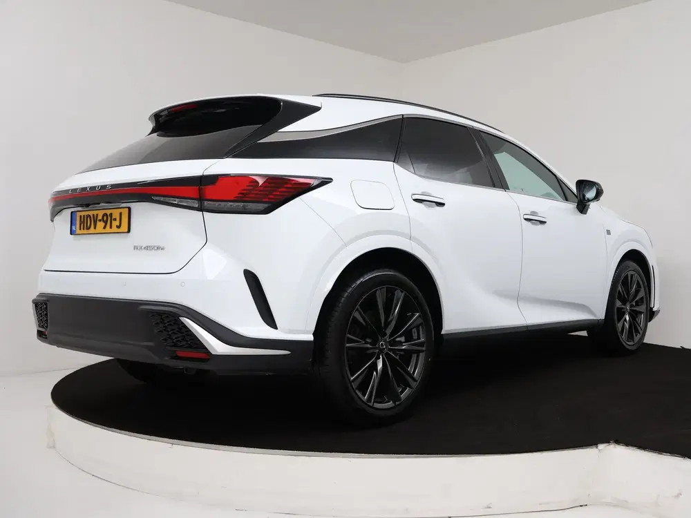 Lexus RX 450h+ Plug-in Hybrid F Sport Design uit 2025, foto 2