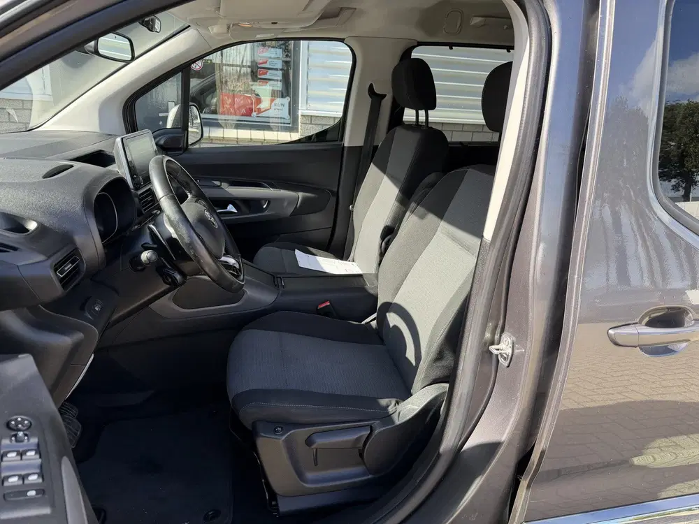 Toyota Proace City 1.2 Turbo 130pk Active Long 7 perso uit 2021, foto 10