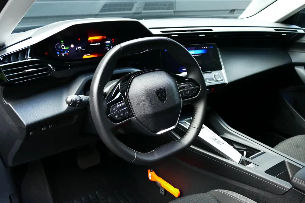 Peugeot 308 1.6 PLUG-IN HYBRID 180PK ACTIVE PACK uit 2023, foto 13