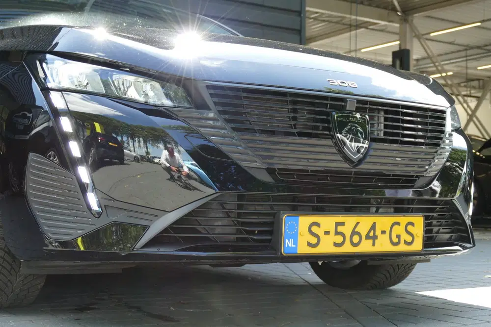 Peugeot 308 1.6 PLUG-IN HYBRID 180PK ACTIVE PACK uit 2023, foto 8