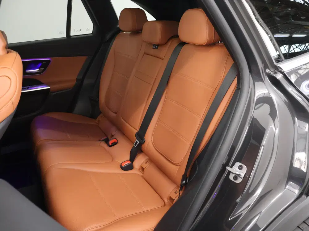 Mercedes-Benz GLC 300e 4MATIC Luxury Line uit 2023, foto 11