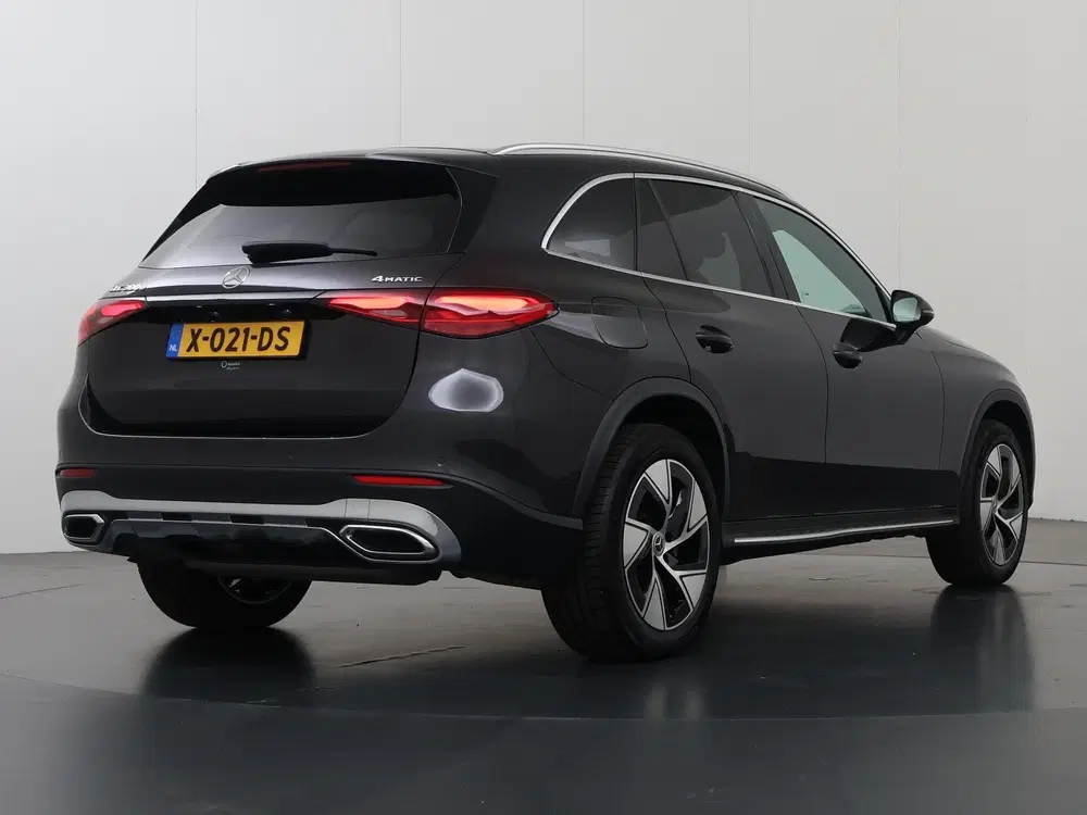 Mercedes-Benz GLC 300e 4MATIC Luxury Line uit 2023, foto 2