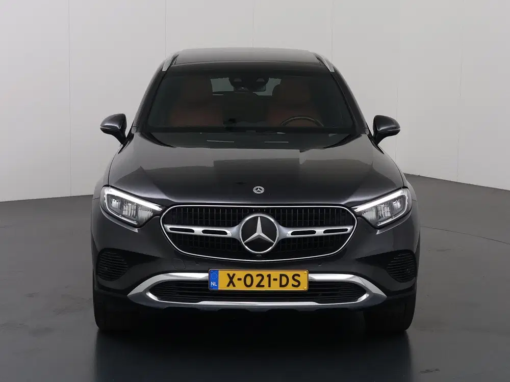 Mercedes-Benz GLC 300e 4MATIC Luxury Line uit 2023, foto 3