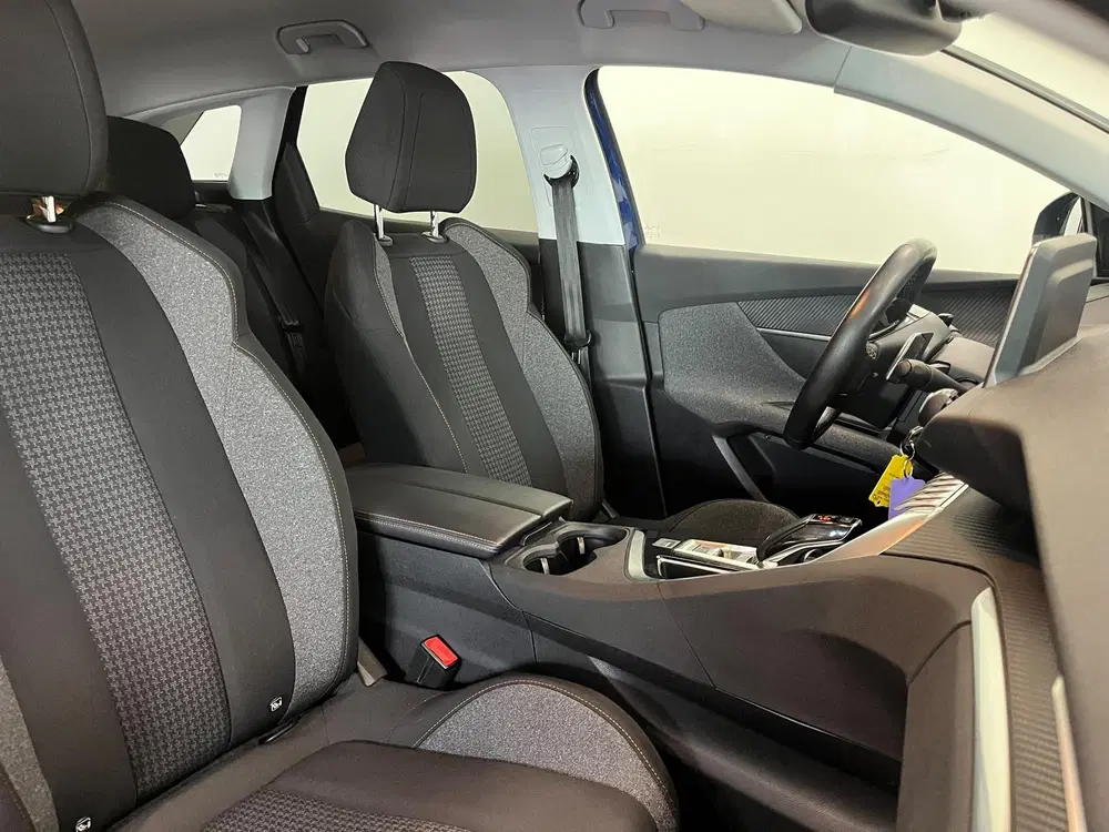 Peugeot 3008 1.2 PureTech Active Business Navigatie App uit 2019, foto 9