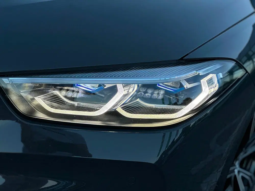 BMW 8-serie 840i uit 2023, foto 10