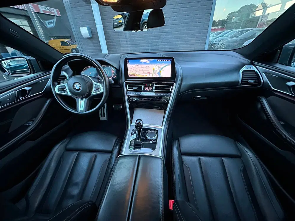 BMW 8-serie 840i uit 2023, foto 2