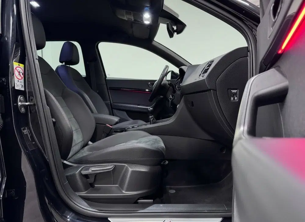 SEAT Ateca 1.5 TSI FR Business Intense Black Achterui uit 2020, foto 10