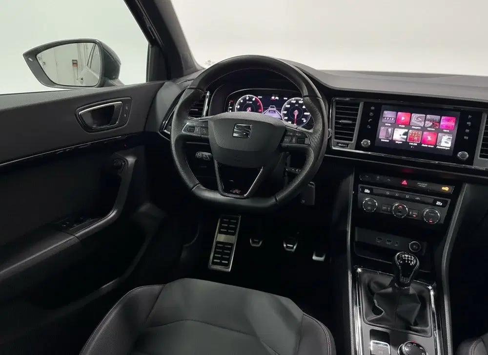 SEAT Ateca 1.5 TSI FR Business Intense Black Achterui uit 2020, foto 13