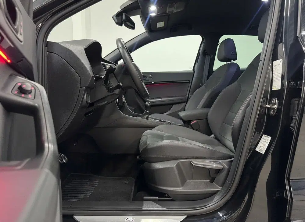 SEAT Ateca 1.5 TSI FR Business Intense Black Achterui uit 2020, foto 9