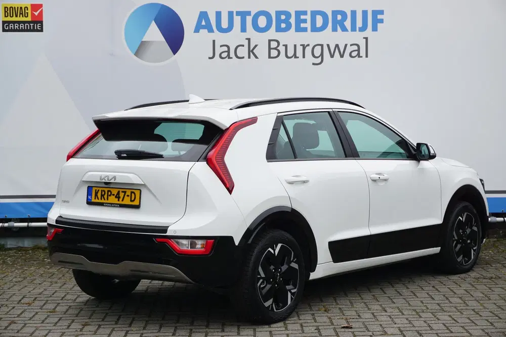 Kia Niro DynamicLine 64.8 kWh Camera uit 2024, foto 2