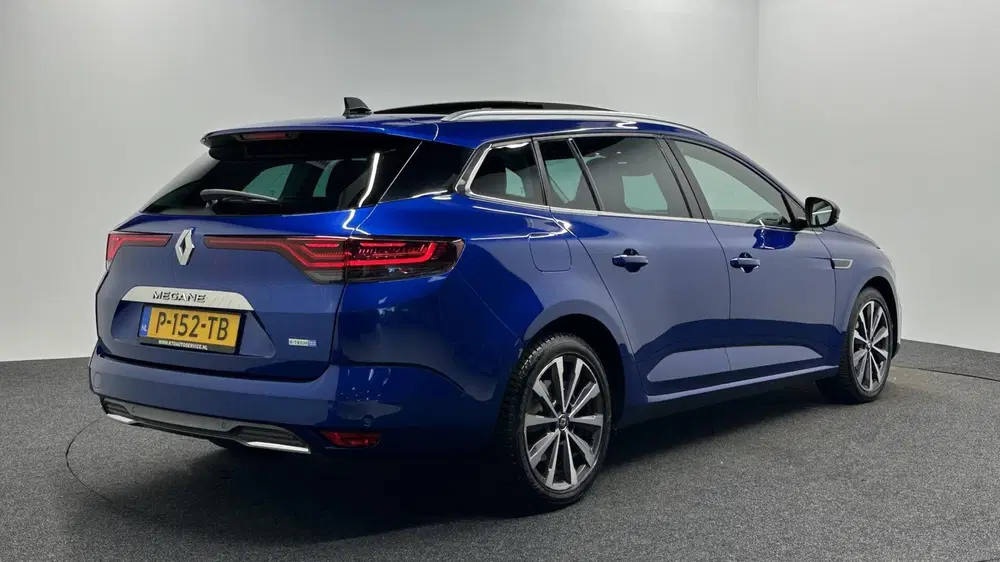 Renault Megane 1.6 E-Tech Plug-In Hybrid 160 R.S. Lin uit 2022, foto 2