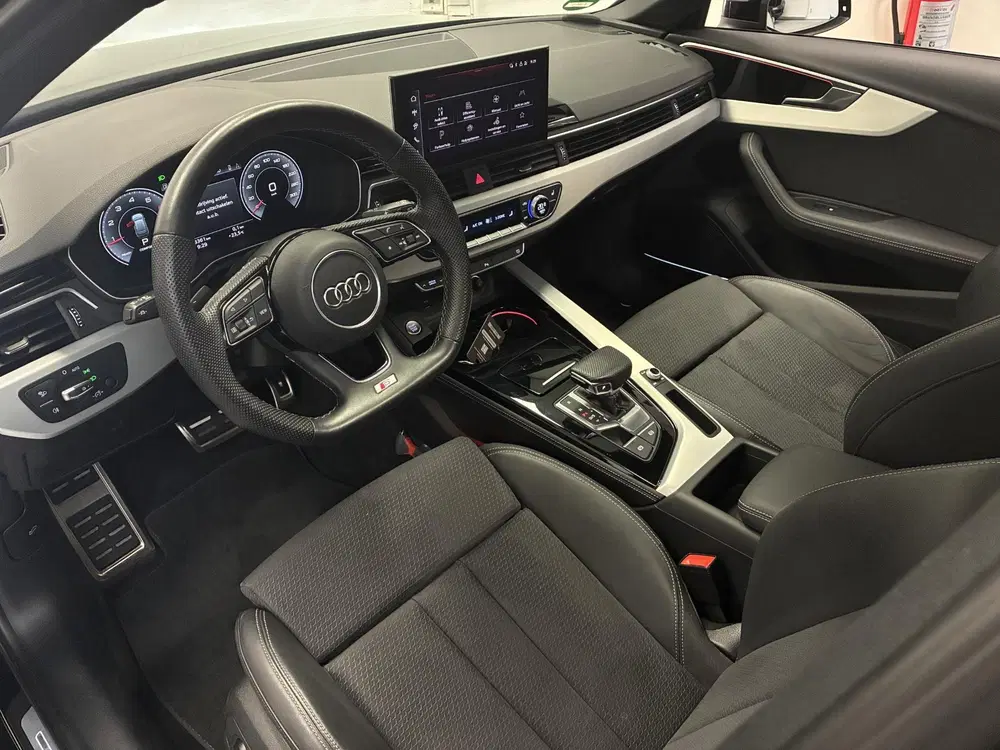 Audi A4 35 TFSI S edition Competition uit 2023, foto 3